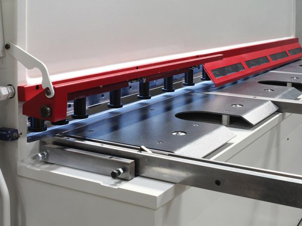 Why invest in a Hydraulic Guillotine?